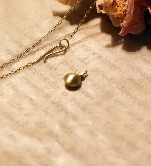 Relicário minúcias - Ouro 18k