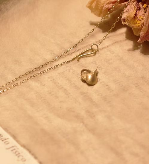 Relicário minúcias - Ouro 18k